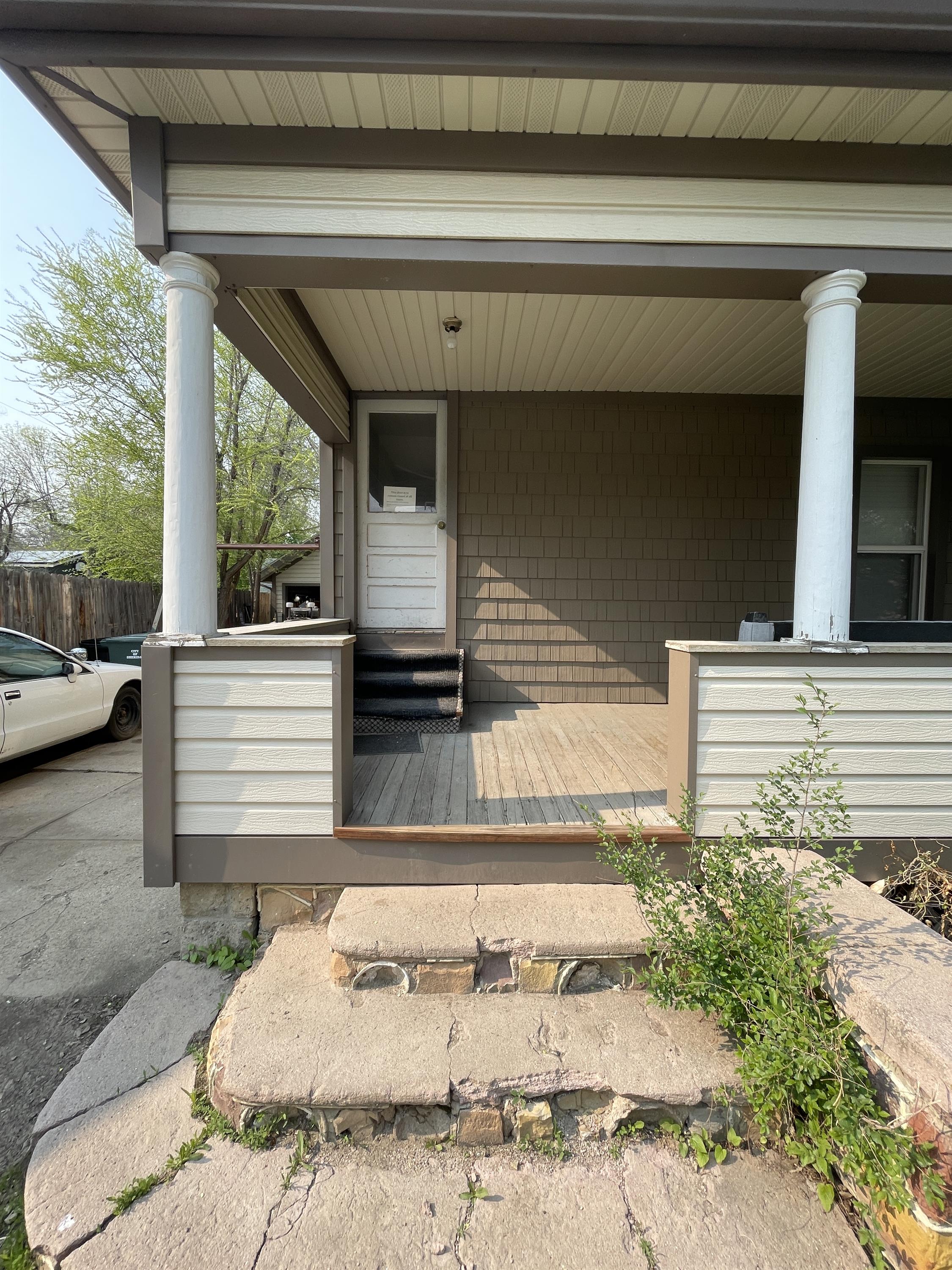 625 Lewis Street - B
